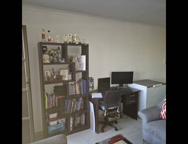 2 BEDROOM FLAT FOR SALE IN WATERVAL PARK